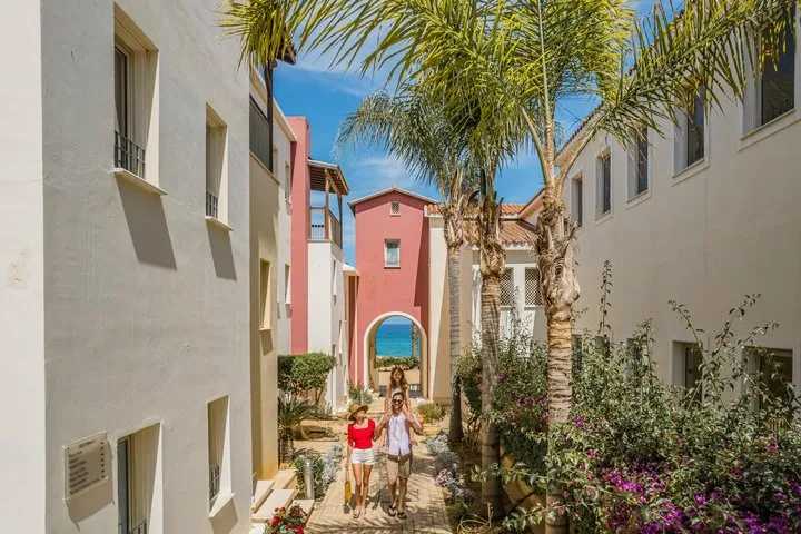 Család a Louis Althea Beach ciprusi strandján – galériakép 12