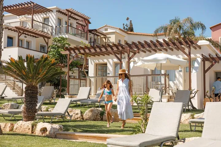 Család a Louis Althea Beach ciprusi strandján – galériakép 8