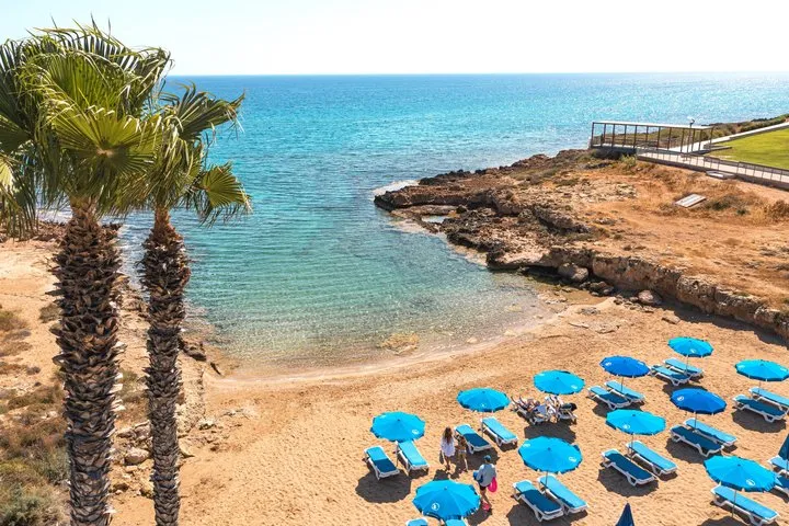 Család a Louis Althea Beach ciprusi strandján – galériakép 9