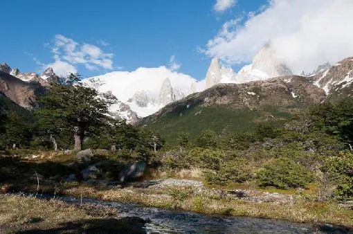 Utazók az Iguazú-vízesés kilátópontján a dél-amerikai nagykörúton – galériakép 8
