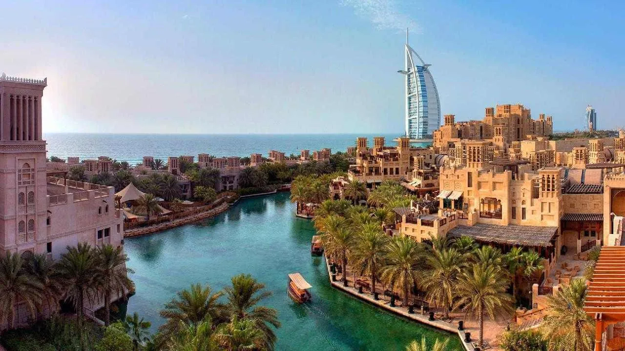 Dubai esti városképe a Dubai és Abu Dhabi körutazáson – galériakép 3