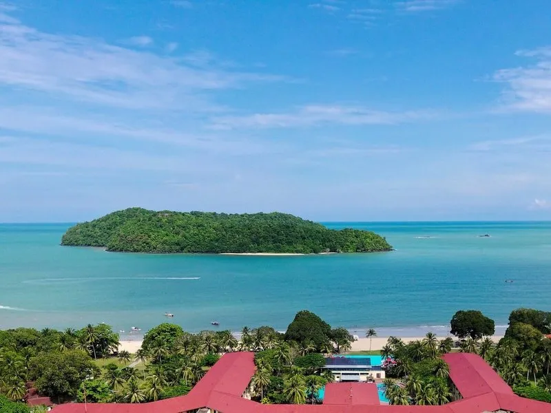 Vendég a Holiday Villa Langkawi tengerparti medencéjében – galériakép 6