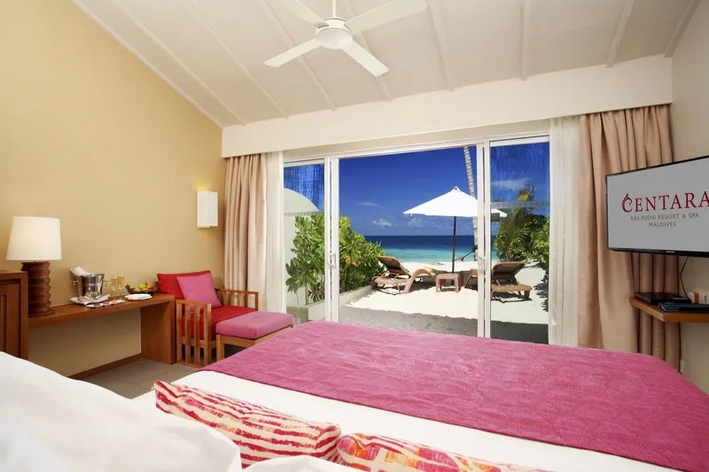 Centara Ras Fushi Resort & Spa Maldives – tengerparti és vízi villás pihenés – galériakép 9