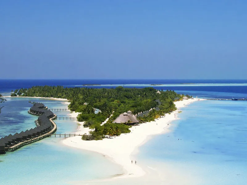 Kuredu Resort & Spa – hosszú maldív sziget strandokkal és vízi villákkal