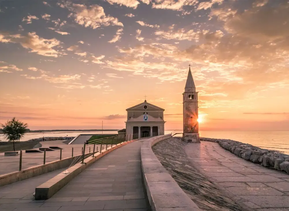 Strandolás az olasz riviérán, Caorléban – Adria Tours ajánlat – galériakép 5