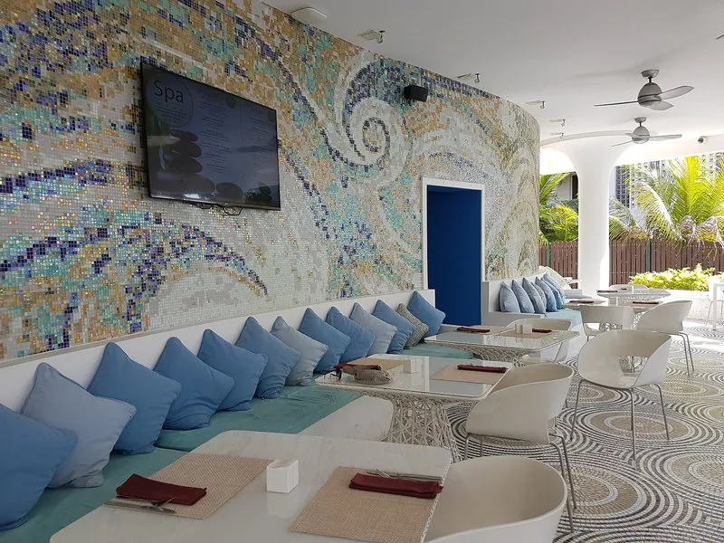 Esküvői pár a Savoy Seychelles Resort tengerpartján – galériakép 8