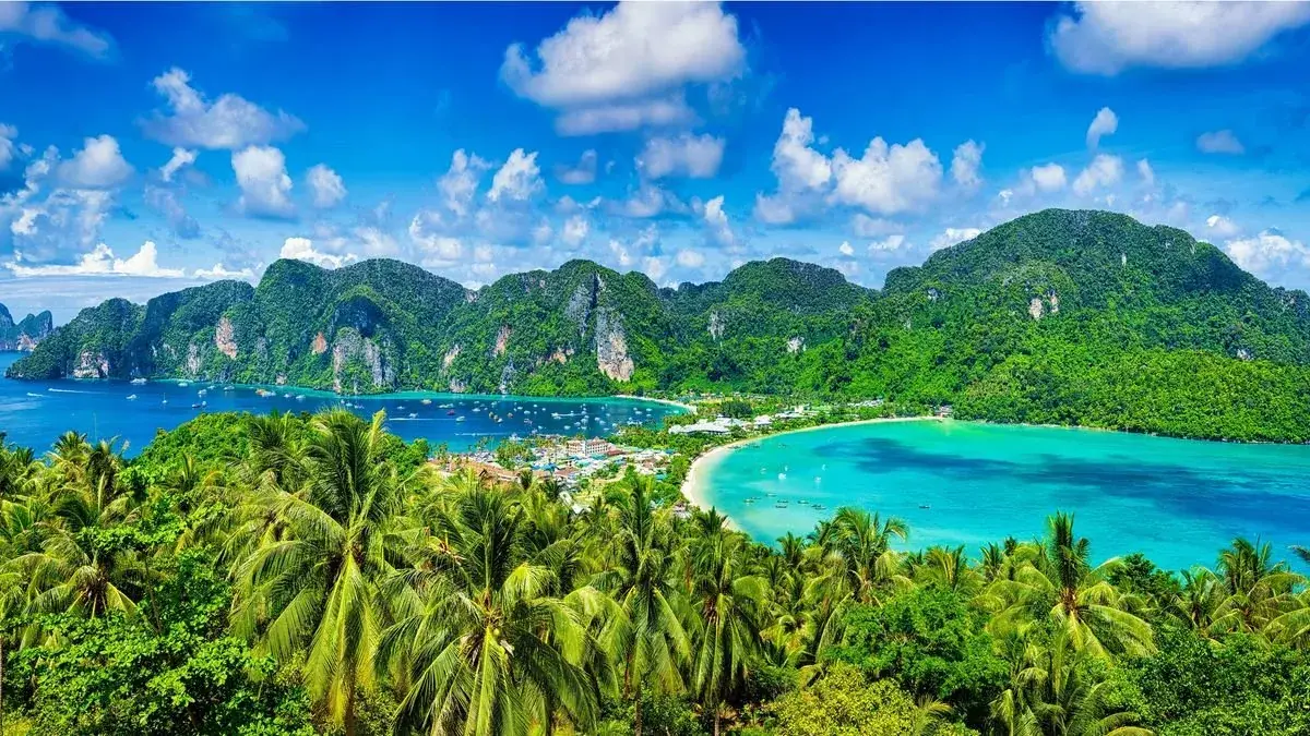 Phi Phi-szigetek panorámája