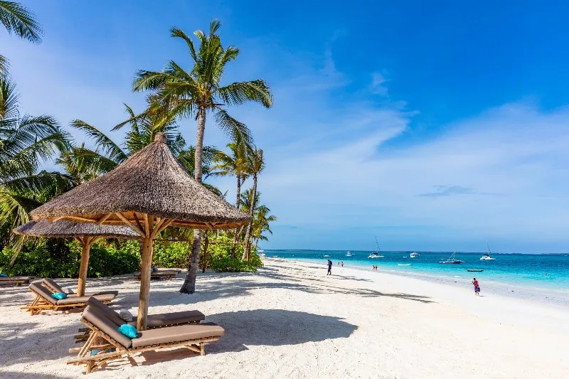 Zanzibár egzotikus nyaralás – türkiz tenger és fehérhomokos part – galériakép 2